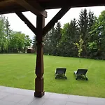 Monte Carvick Nad Jeziorem Seksty * Karwik