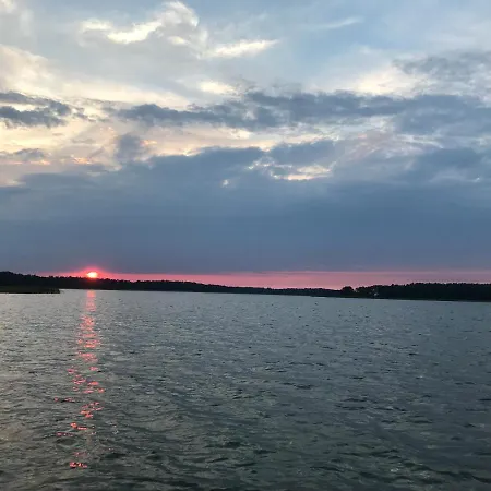 Monte Carvick Nad Jeziorem Seksty Karwik